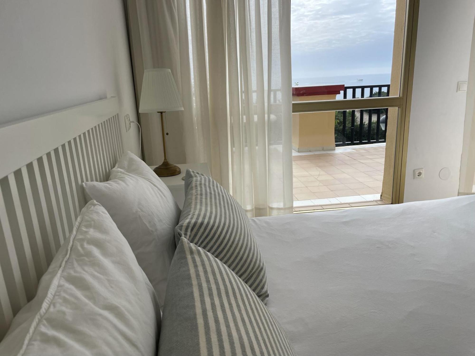 Estudio Con Insuperables Vistas Al Mar: Aparcamiento Marbella Exterior foto